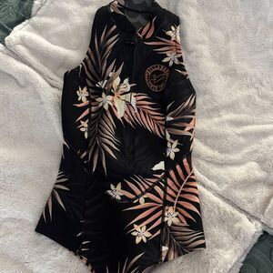 Billabong Salty Dayz Sleeveless Spring Wetsuit - Women's Black Pebble, sz 2